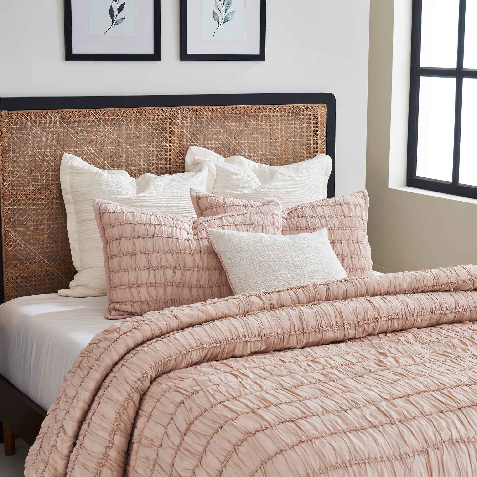 Rosevell Quilt Set