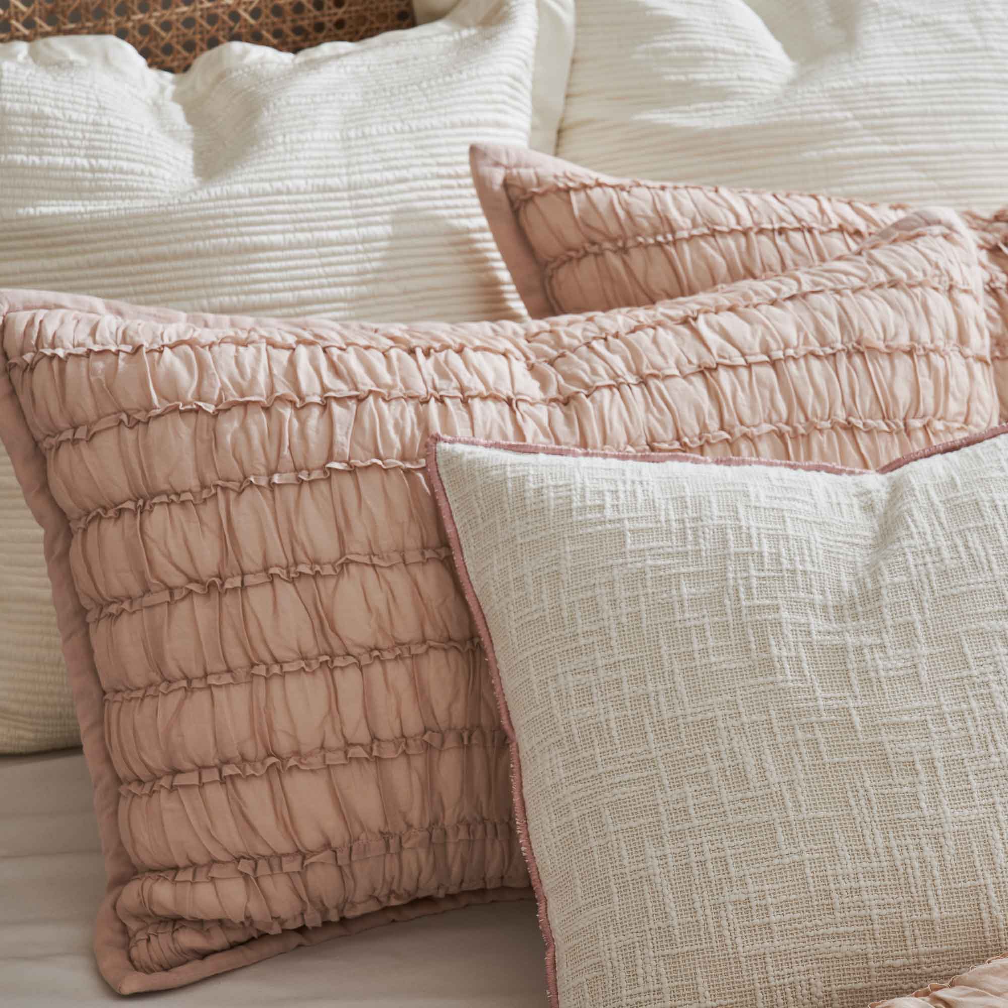 Rosevell Quilt Set