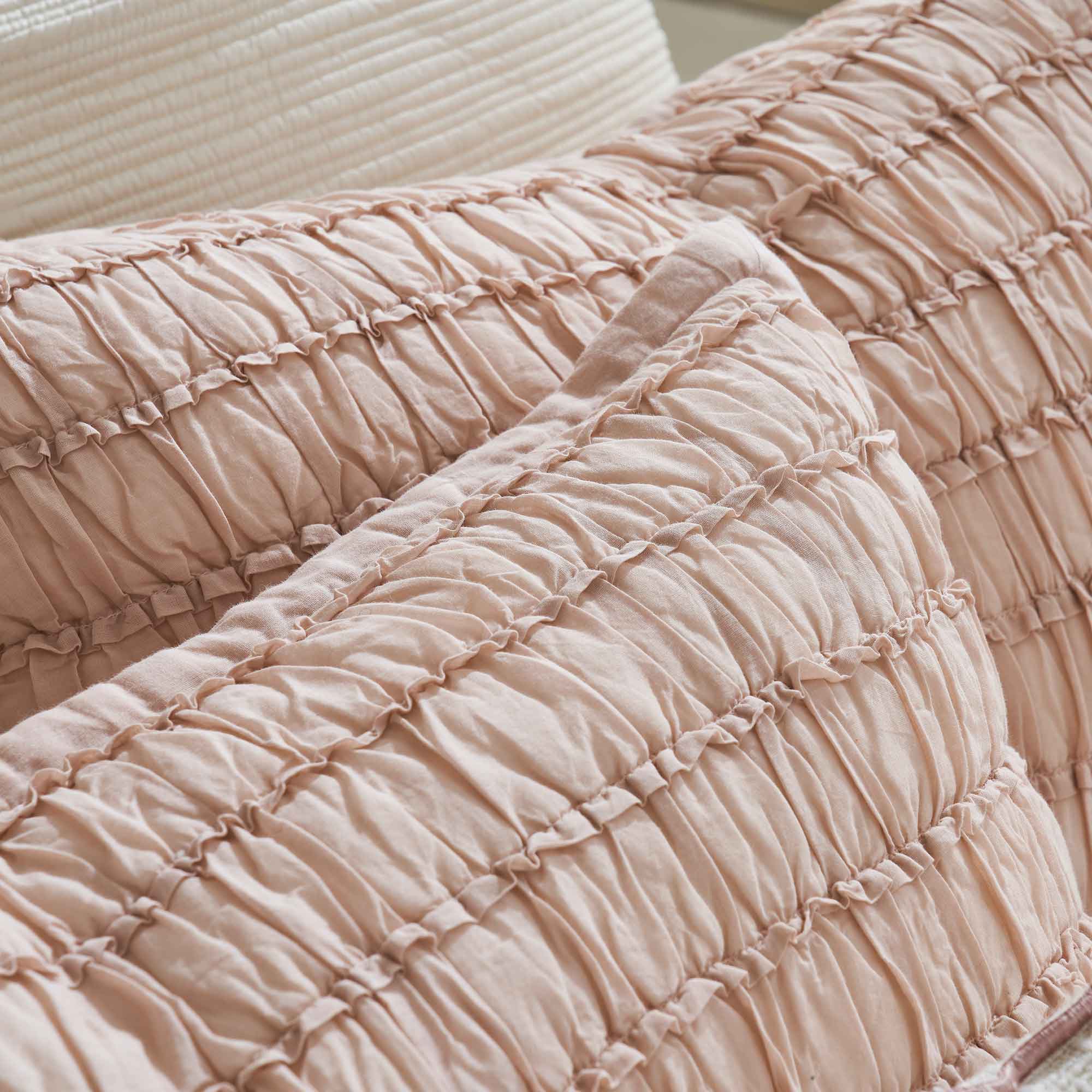 Rosevell Quilt Set