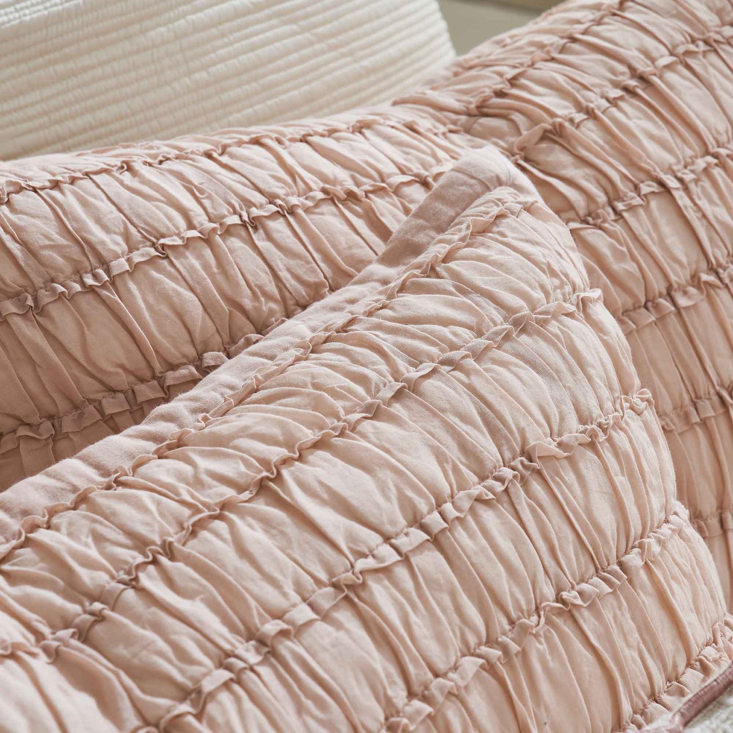 Rosevell Quilt Set