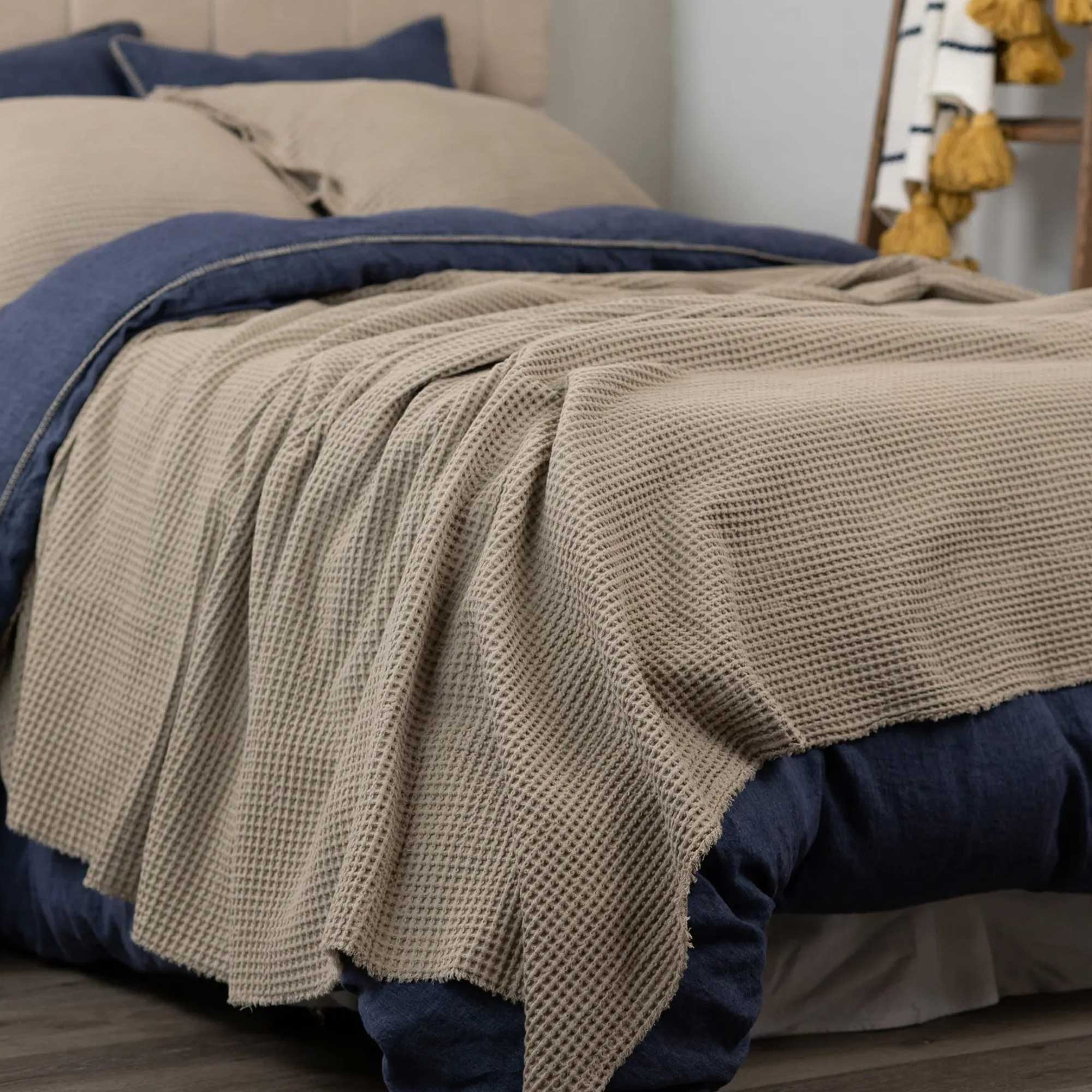 Thistle Coverlet