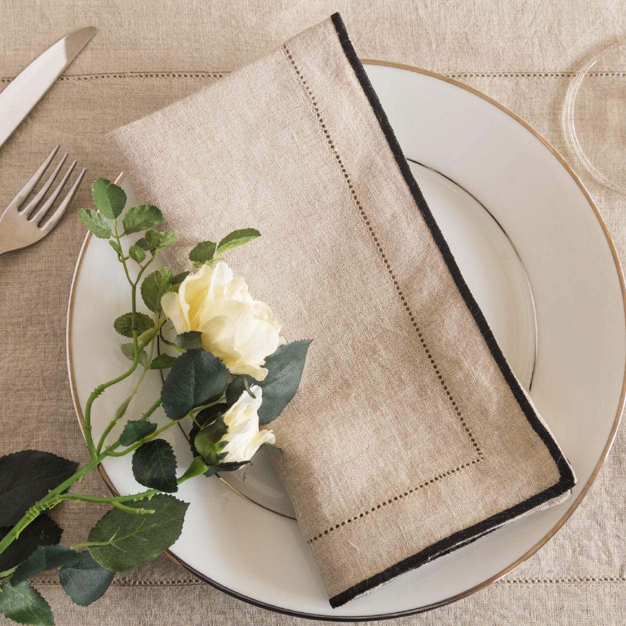 Fine Line Dinner Napkin, Black (Set of 6)