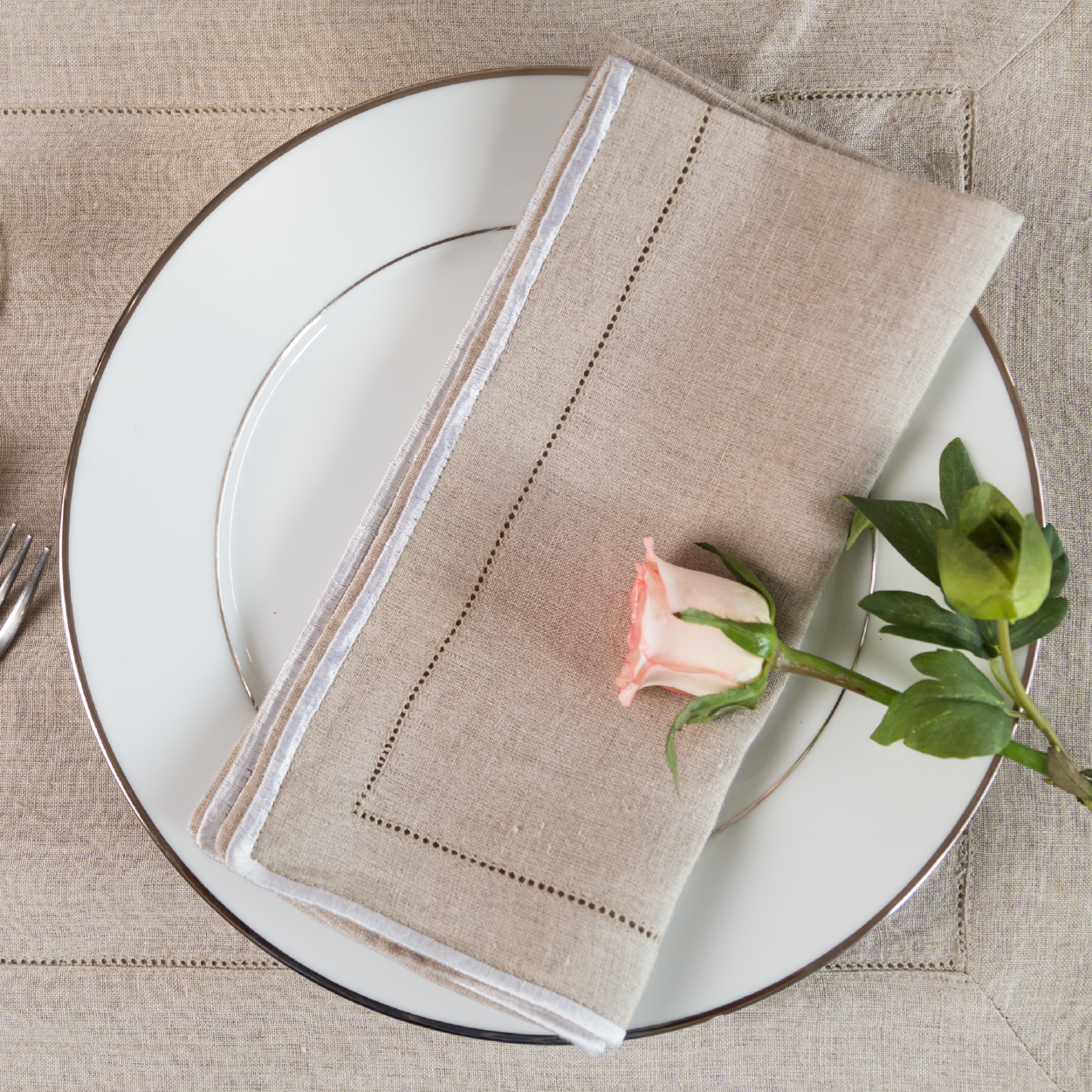 Fine Line Dinner Napkin, White (Set of 6)