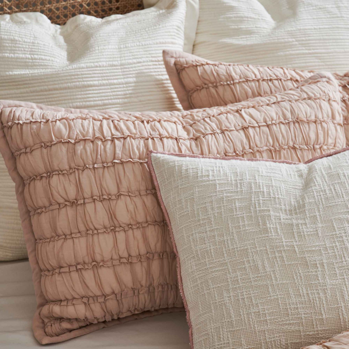 Rosevell Quilt Set